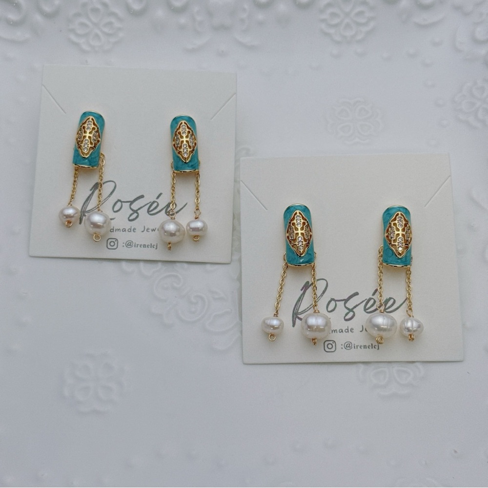 E147 Handmade Freshwater Pearl Earrings